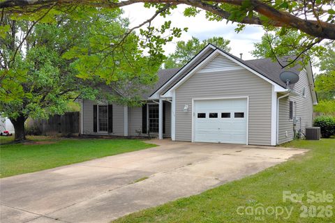 1016 Thorncrest Drive sold home in Southchase, Fletcher, NC