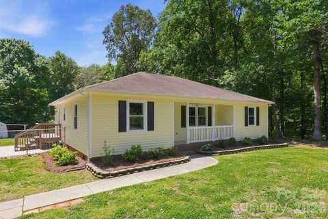 2313 Raccoon Run pending home in Bearskin Place, Monroe, NC