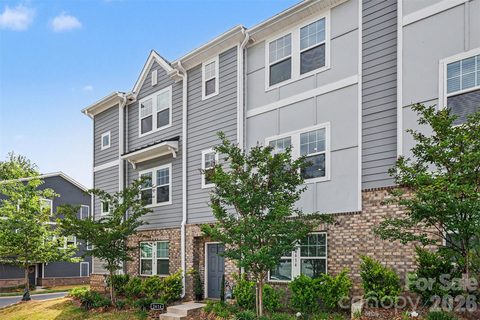 2614 Greenmarket Drive pending townhome in Enclave At City Park, Charlotte, NC