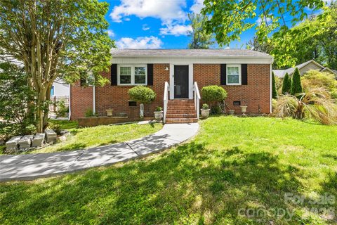 145 Driftwood Drive active home in Commodore Peninsula, Mooresville, NC