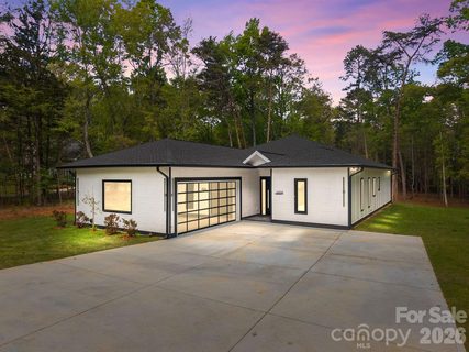 12930 Hamilton Road active home in Steele Creek, Charlotte, NC