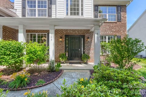 Previously sold for $610,000