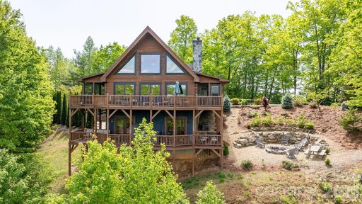 A home in Timber Rock, Lenoir