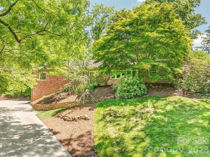 35 Dogwood Road