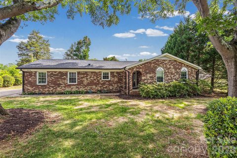 Homes in Laurel Woods, Gastonia