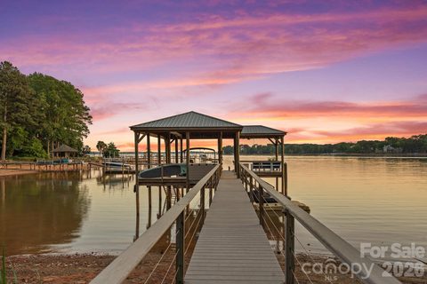 Isle Of Pines, Mooresville