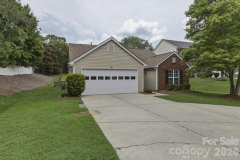 6111 Gatesville Lane pending home in McKee Woods, Charlotte, NC