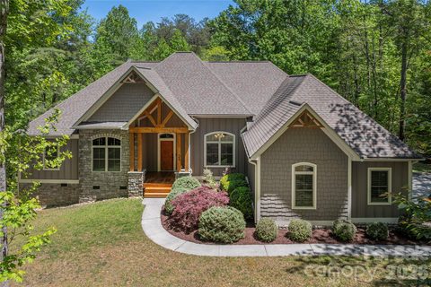 305 349 Freedom Trail Court pending home in Cobblestone Village, Zirconia, NC