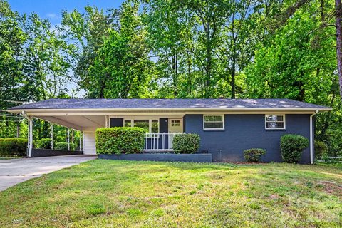676 Sedgefield Street active home in Sedgefield, Concord, NC