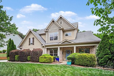 125 Lakeshore Hills Drive