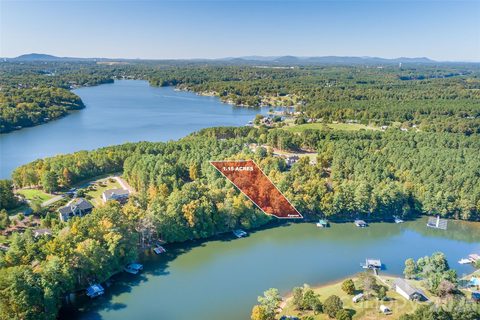 6128 Plantation Pointe Drive sold home in Plantation Pointe, Granite Falls, NC