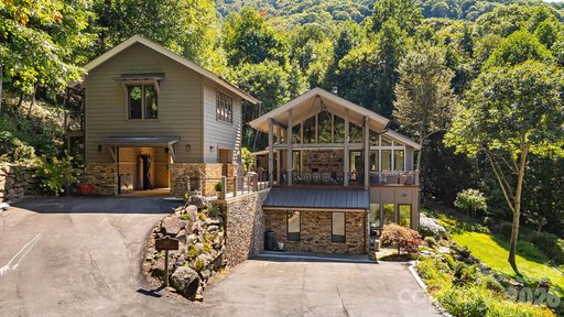 109 Cold Deck Way active home in Balsam Mountain Preserve, Sylva, NC