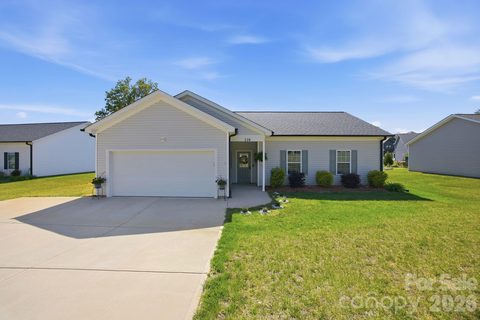120 Elmwood Road pending home in Woodstone, Statesville, NC