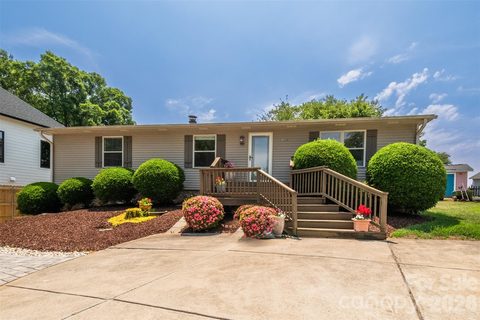 21205 Rio Oro Drive sold home in Bahia Bay, Cornelius, NC