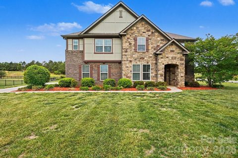 502 Alucio Court pending home in Candella, Matthews, NC
