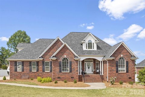 220 Landry Drive sold home in Hall Crossing, Kings Mountain, NC