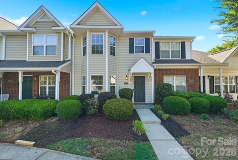 687 Rock Lake Glen active townhome in Cole Creek, Fort Mill, SC