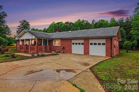 Homes in Fox Fire, Gastonia