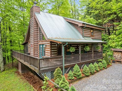 297 Hidden Cove Road active home in Smoky Falls, Maggie Valley, NC
