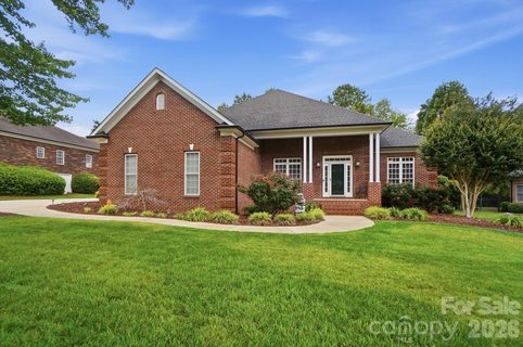 8000 Tottenham Drive sold home in Fenton Dell, Harrisburg, NC