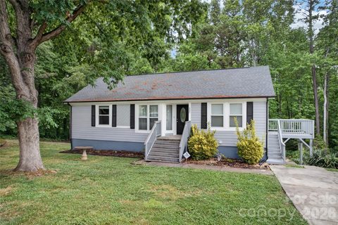 Homes in Kings Grant, Gastonia