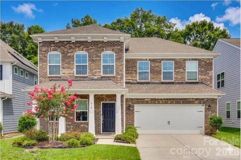 Homes in Oakland Pointe, Fort Mill
