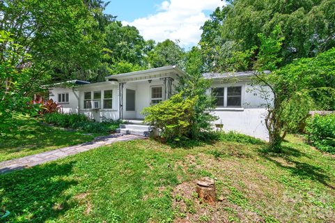 411 Hillcrest Circle active home in Lakeview Estates, Hendersonville, NC