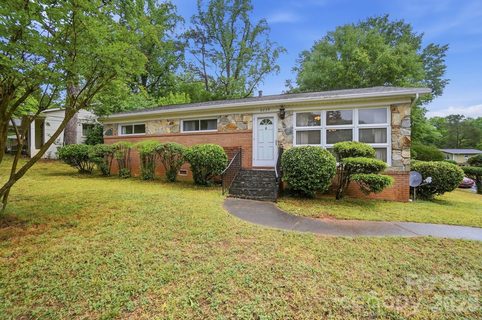 6239 Netherwood Drive active home in Starmount, Charlotte, NC