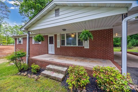 2380 Dixon Road active home in Paradise Point, Belmont, NC