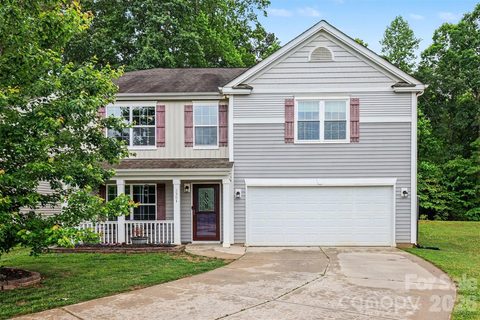 2301 Reid Pointe Avenue active home in Reid Pointe, Fort Mill, SC
