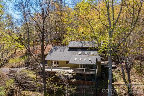 22 Robinhood Road active home in Sherwood Heights, Asheville, NC