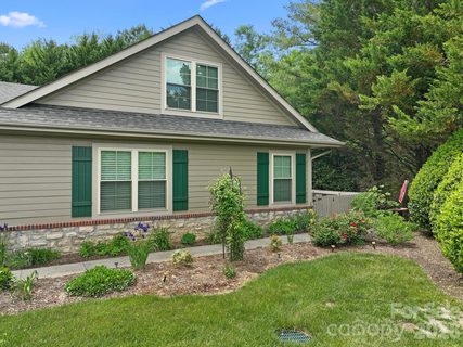 11 Outlook Circle sold townhome in Craggy View Cottages, Swannanoa, NC
