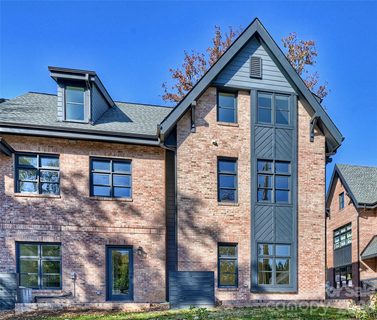 2027 Thurmond Place