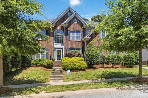 7915 Bytham Castle Drive sold home in MacAulay, Huntersville, NC