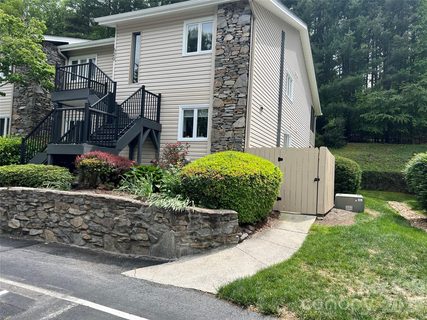 610 Britton Creek Drive active condo in Britton Creek, Hendersonville, NC