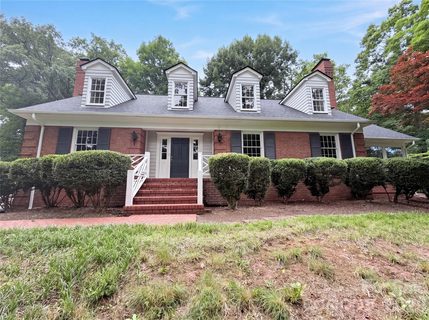 318 Valley Stream Road sold home in Valley Stream, Statesville, NC