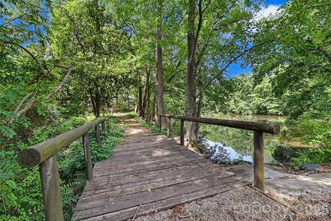 Homes in Sharon Hills, Charlotte