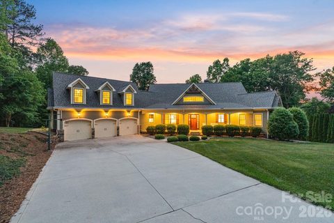 2243 Whiterock Court active home in Northview Harbour, Sherrills Ford, NC