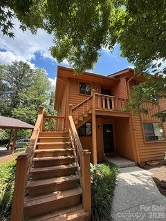 581 Courtwood Lane active condo in Willow Bend, Hendersonville, NC
