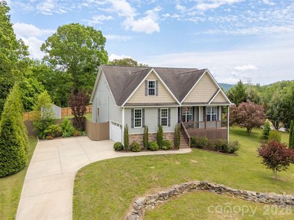 132 Beck Creek Circle sold home in Deer Meadow, Flat Rock, NC