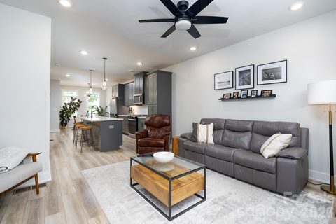 5018 Tiny Lane