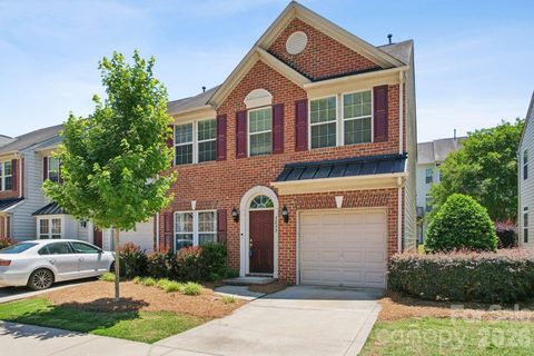 3233 Park South Station Boulevard active home in Park South Station, Charlotte, NC