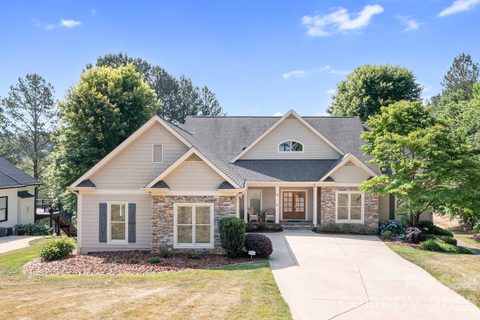 7274 Woodside Court pending home in Verdict Ridge, Denver, NC