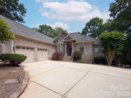 304 Catawba Crest Lane active home in Catawba Crest, Clover, SC