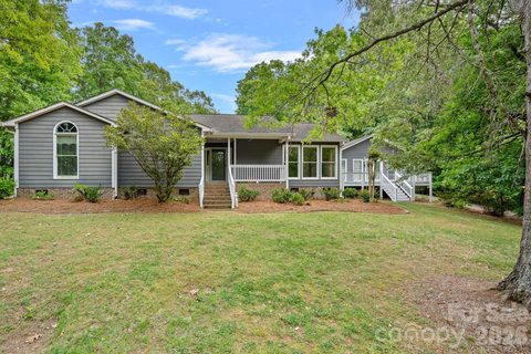 5215 Club View Drive sold home in Phoenix Hills, Concord, NC