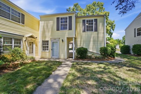 8529 Castle Pine Court active condo in Falconbridge, Charlotte, NC