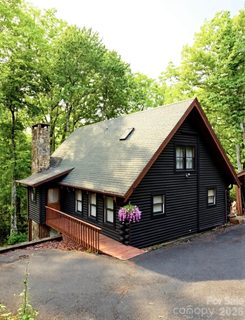 Homes in Linville Land Harbor, Newland