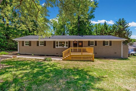 2111 Shalimar Drive