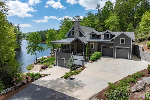 2235 Cold Mountain Road active home in Lake Toxaway Estates, Lake Toxaway, NC