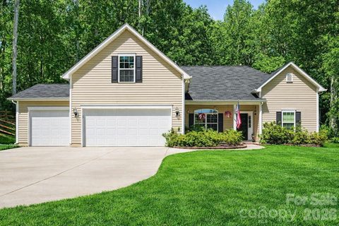 12301 Flatbush Drive pending home in Biltmore Park, Huntersville, NC